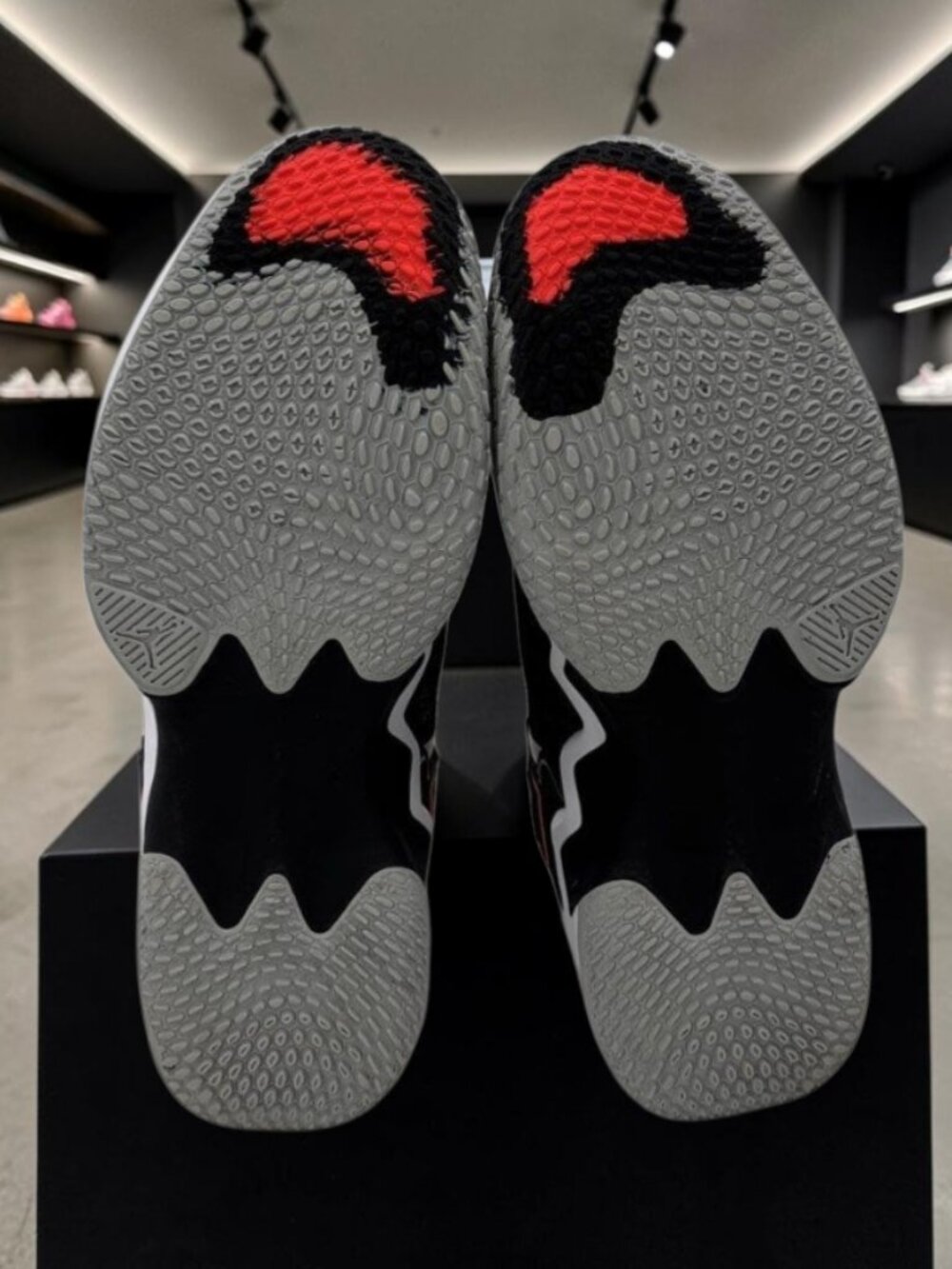 Nike Jordan Why Not .5 “Bloodline” – White/Black/Bright Crimson – Men’s Size 13 - Picture 6 of 7